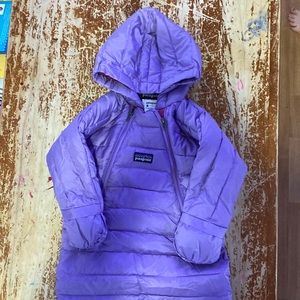 Patagonia snow suit size 6 months fits more like 9 -12 months